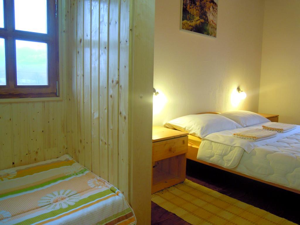 Wooden House Nela Near Plitvice Lakes Smoljanac Room photo